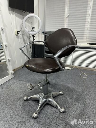 Кресло и мойка парикмахерское