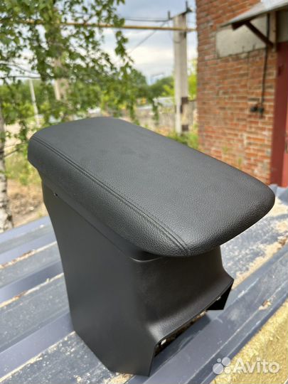 Подлокотник митцубиси оутлендер 3