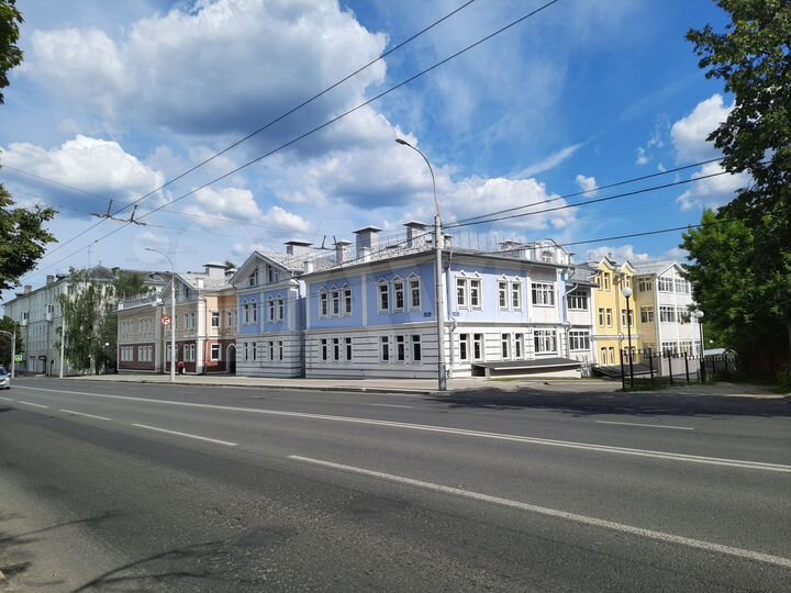 3-к. квартира, 118,4 м², 2/3 эт.