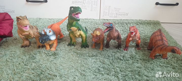 Динозавры игрушки