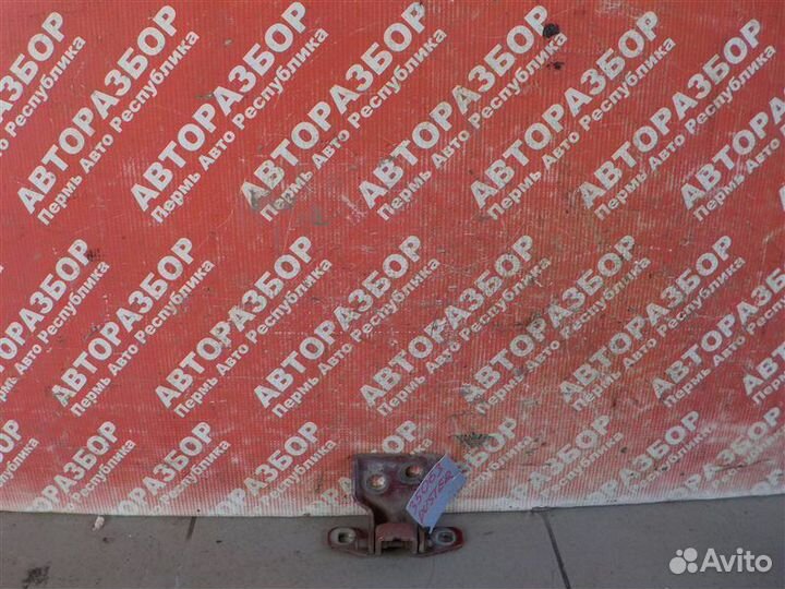 Петля двери верхняя передняя левая Renault Duster