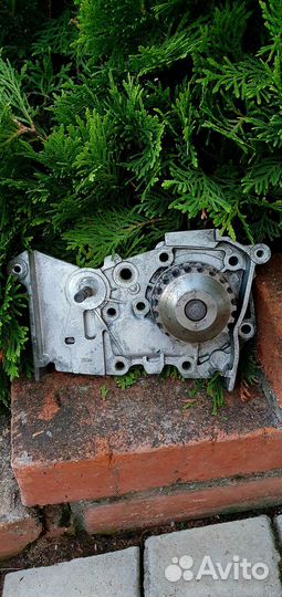 Помпа, водяной насос renault Clio