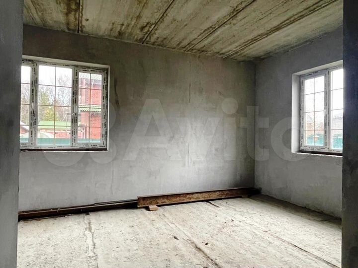 Дом 183 м² на участке 8 сот.