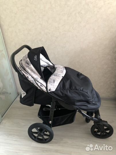 Коляска прогулочная всесезонная