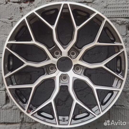 Новые диски Vossen HF-2 R18 5x112