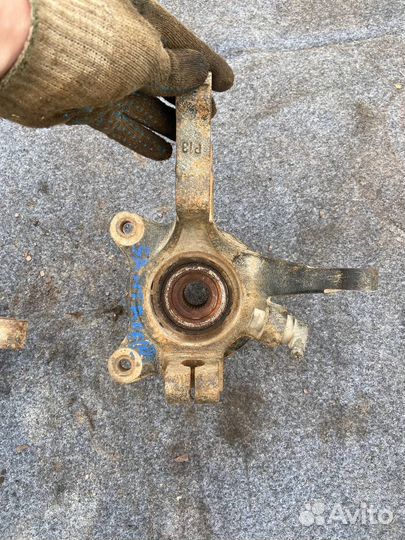 Передние поворотные кулаки Hyundai Santa Fe 1