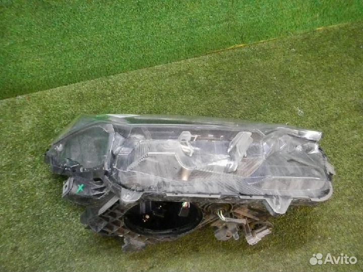 Фара правая Toyota RAV4