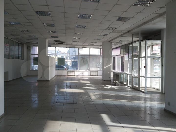 Помещение на 1 линии, 300 м²