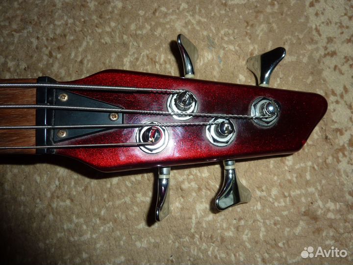 Корейская бас-гитара из Японии