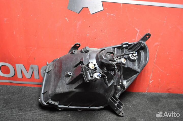 Фара правая toyota RAV4 ACA20