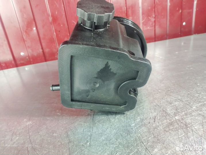 Насос гидроусилителя руля Mercedes C-Class W204