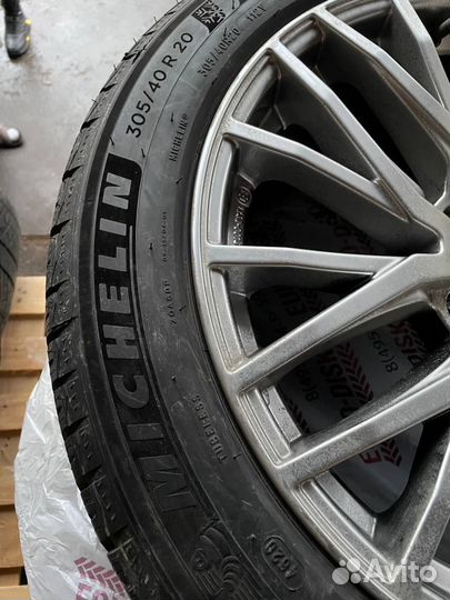 Комплект шины и диски для Porsche Cayenne, r20