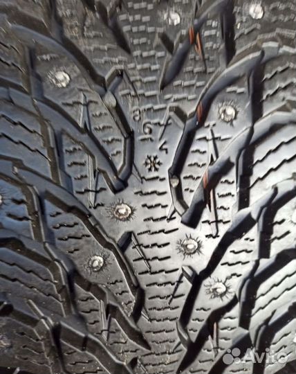 Nokian Tyres Hakkapeliitta 9 215/65 R17