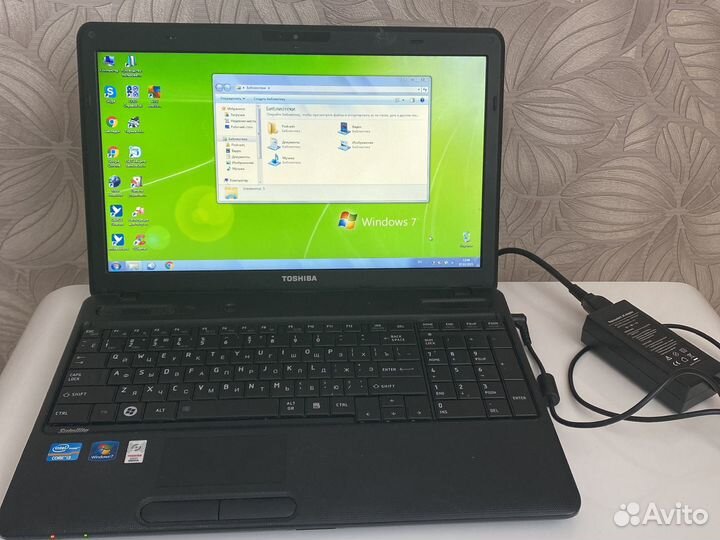 Ноутбук Toshiba Satellite C660-1WT синий рабочий