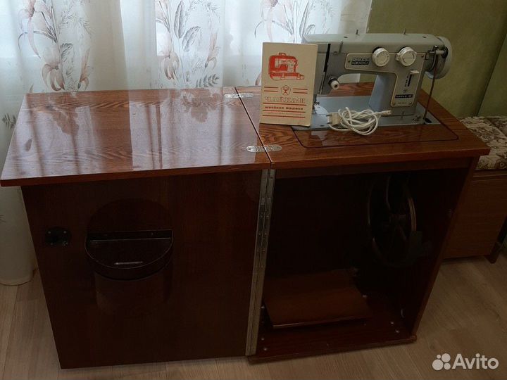 Швейная машина Чайка 3