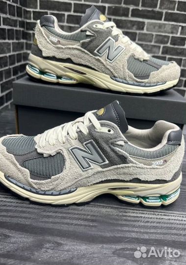 Новинка New Balance 2002R