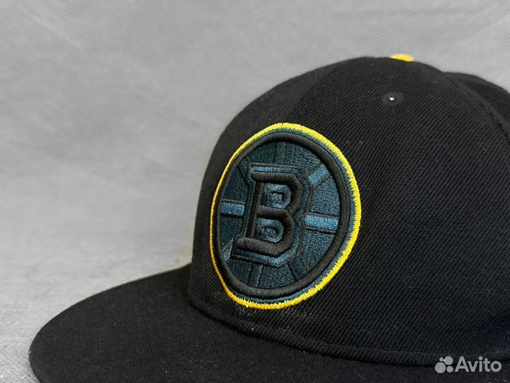 Кепка снепбек Boston Bruins NHL New Era оригинал