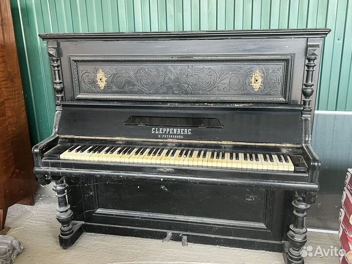 Антикварное пианино