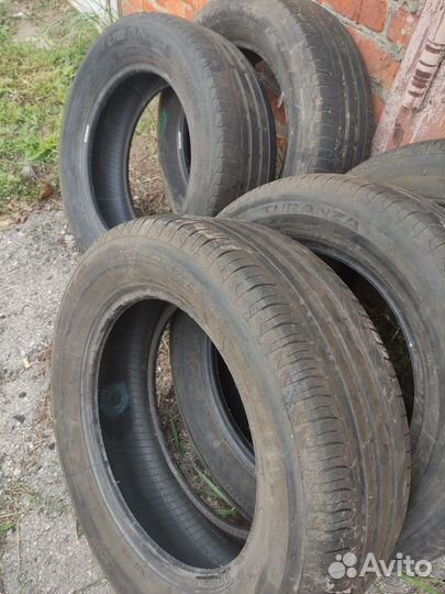 Bridgestone Turanza T001 215/60 R16