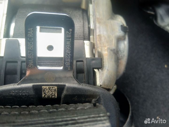 Продаю облицовку панели правой стойки B VW Tiguan