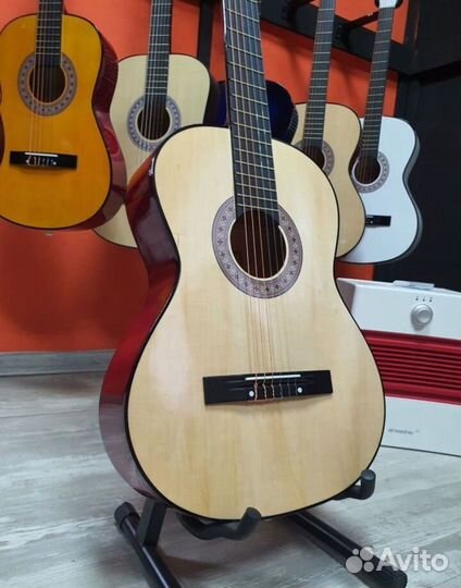 Гитара новая