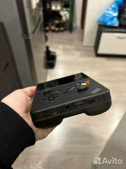 Игровая консоль