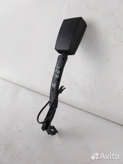 Ответная часть переднего правого ремня безоп. фол