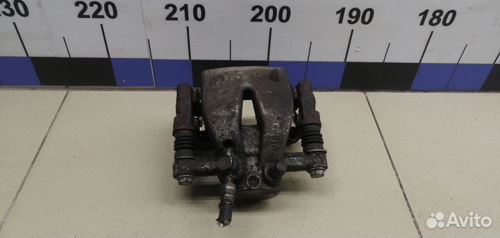 Суппорт задний правый Avensis II 2003-2008