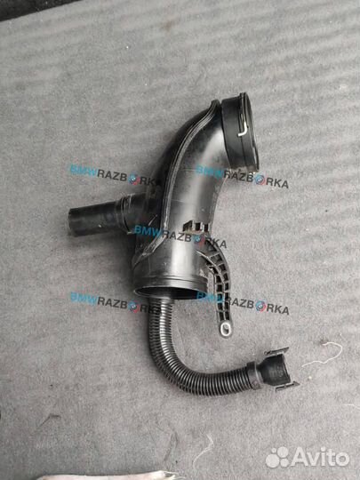 Патрубок чистого воздуха (к турбине) BMW 5 8512249