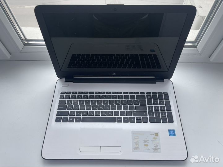Ноутбук HP 15-ay505ur