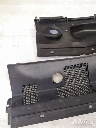 Решетка под лобовое стекло Toyota Harrier MCU15W