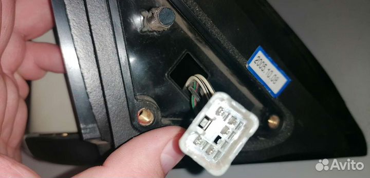 Зеркало левое