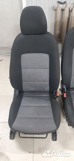 Hyundai Cerato 3 передние сиденья