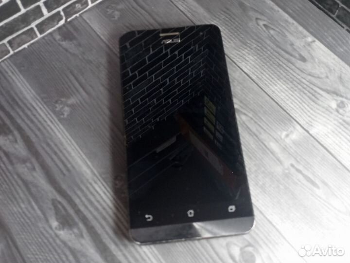 ASUS ZenFone 5 A501CG, 2/16 ГБ