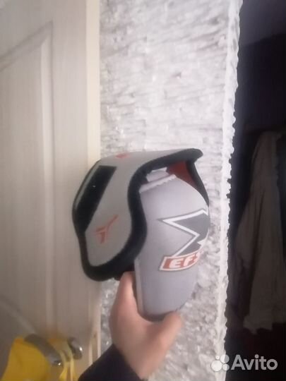 Наколенники