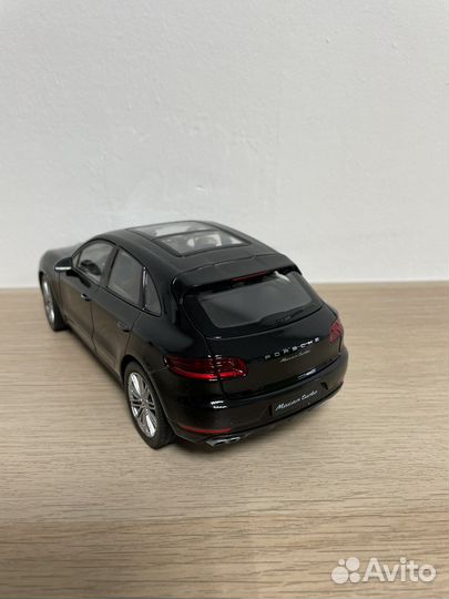 Porsche macan модель коллекционная 1:24