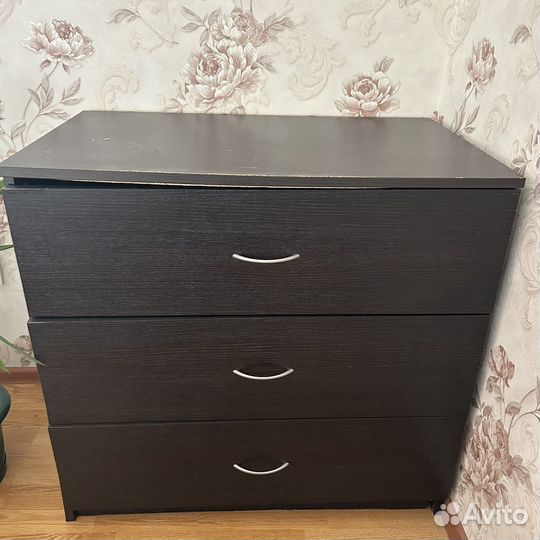 Комод, прикроватные тумбы