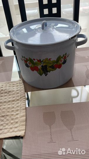 Кастрюля эмалированная