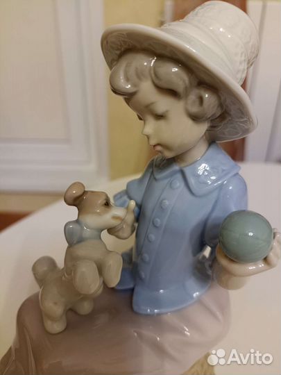 Фарфоровая статуэтка Nao by Lladro