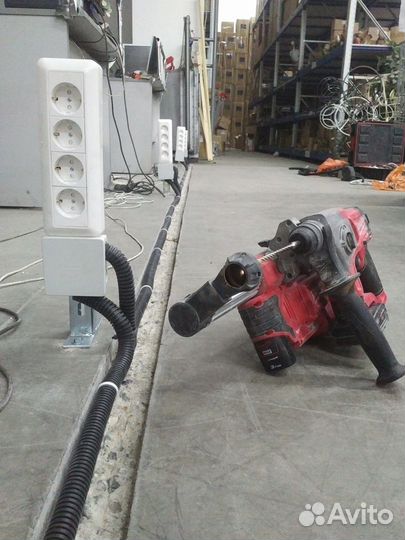 Услуги электрика, Штробление стен без пыли