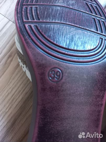 Туфли женские 39 размер новые