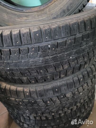 Dunlop SP Winter Ice 01 215/65 R16 102T