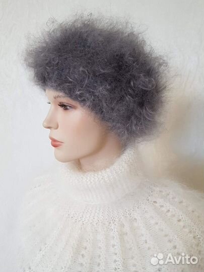 Берет вязаный пуховый из козьего пуха