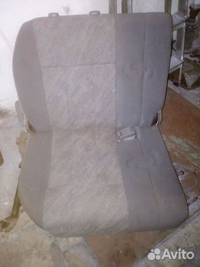 Задние сиденья боковые от лэндкрузер 100