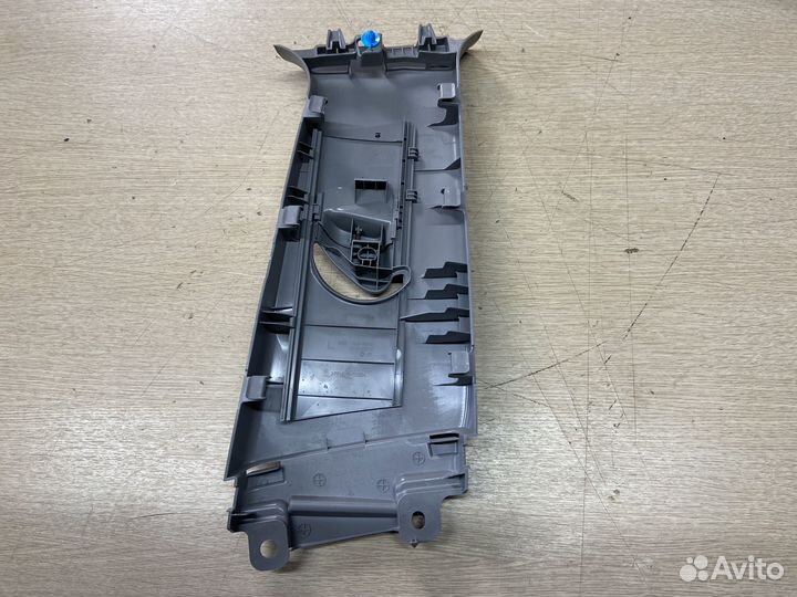 Обшивка левая средней стойки Toyota Camry 75