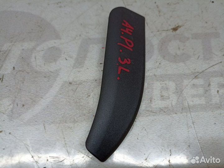 Заглушка двери задняя левая Audi A4 B8 cdhb 2010