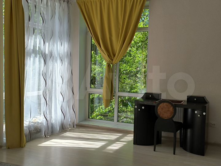 2-к. квартира, 98,5 м², 1/3 эт.