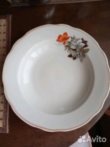 Набор тарелок и супница