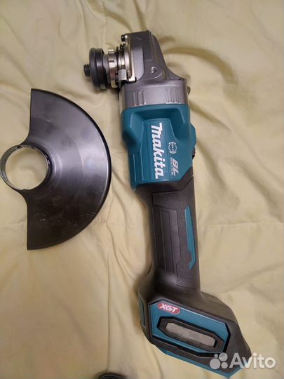 Аккумуляторная ушм Болгарка Makita XGT ga035