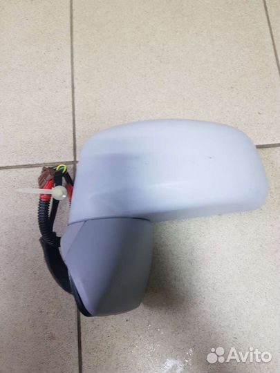 Левое зеркало Nissan Tiida (c11x)